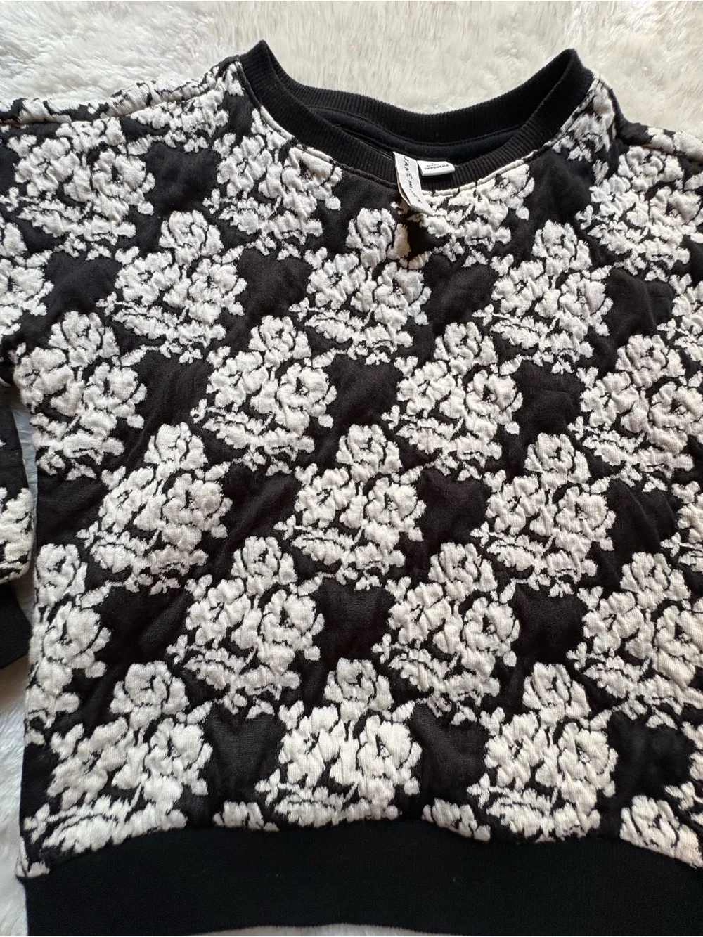 Janie and Jack Girls Floral Jacquard Black White Textured Cropped Sweatshirt 5